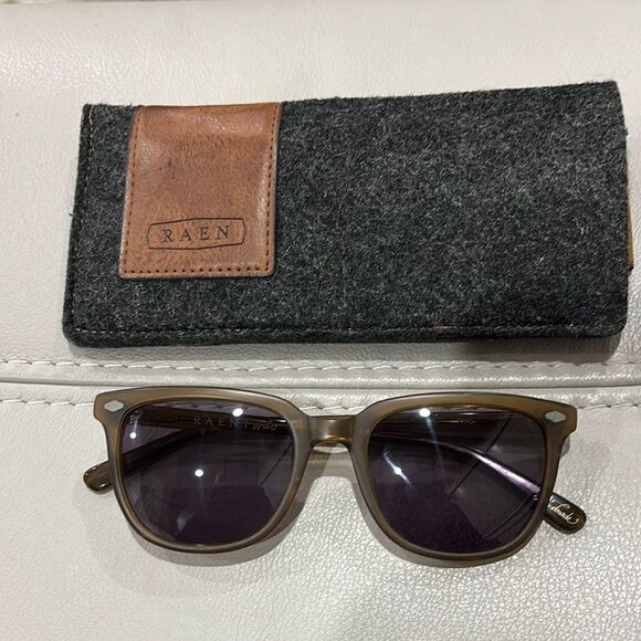 Raen Arlo Sunglasses with Case - Picture 1 of 6